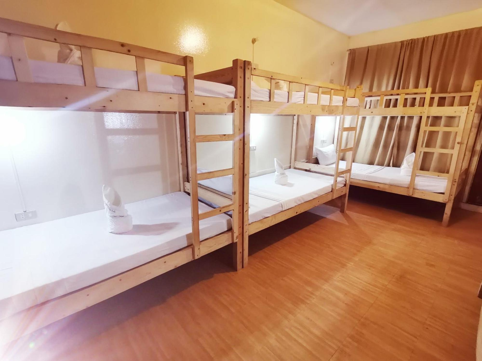 Coron Town Traveller'S Dormitory Екстер'єр фото